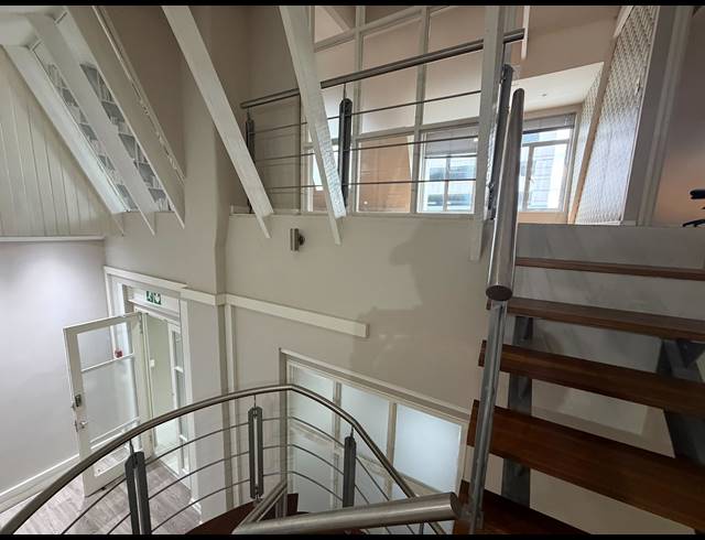 232M² BUILDING TO LET IN CAPE TOWN CITY CENTRE